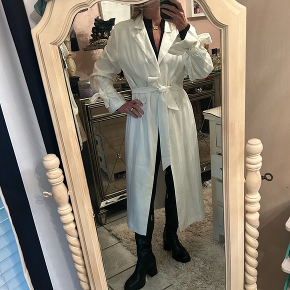 NWT C/MEO Collective Ivory Trench Coat - Picture 5 of 16